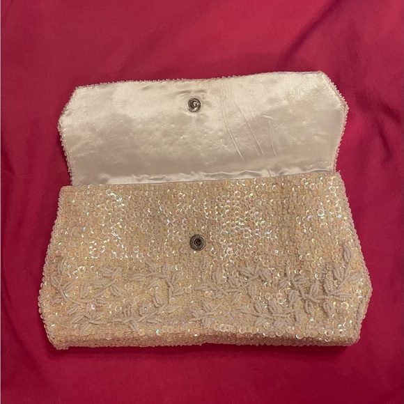 Light Ivory Beaded Clutch - Picture 6 of 9